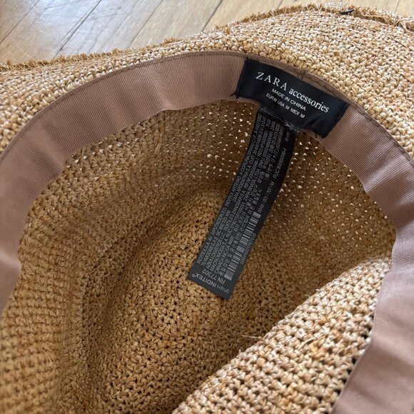 Straw Hat with Black Contrast Band - Picture 5 of 5